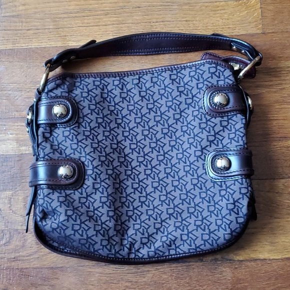 DKNY Signature Logo Medium Shoulder Bag - Picture 1 of 9